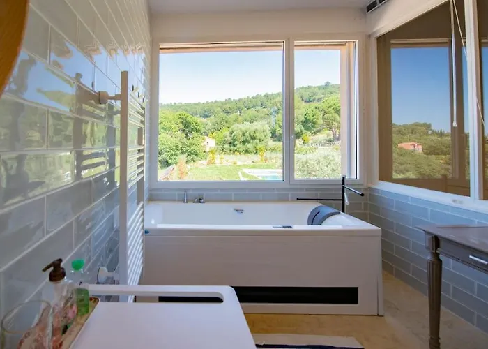 Les Tarentes : Pool And Sea View 빌라