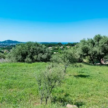 Les Tarentes : Pool And Sea View Villa